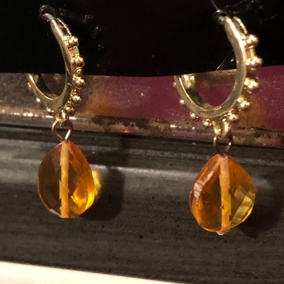 3/$40 VTG Studded Gold Dainty Small Hoop Pierced Earrings w/Yellow Bead Dangles - Picture 3 of 12